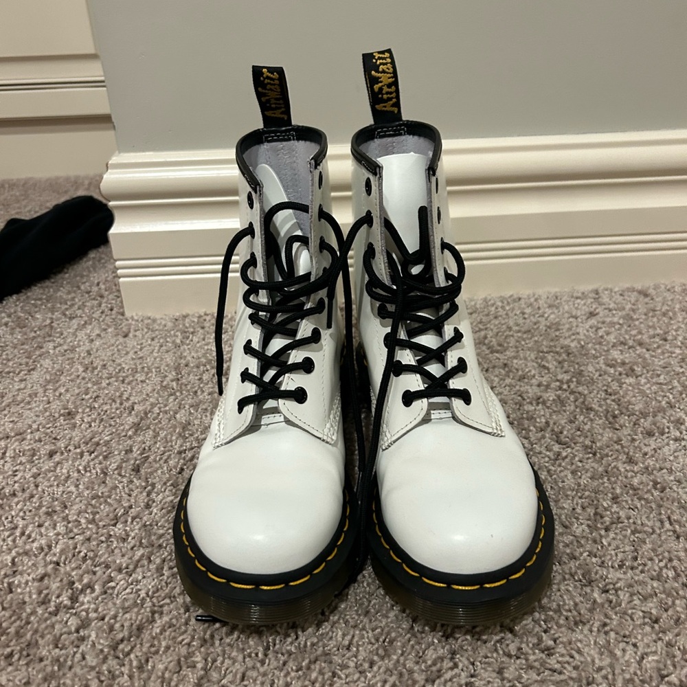 White Dr Martens Women’s Size 8 (Worn a few times)